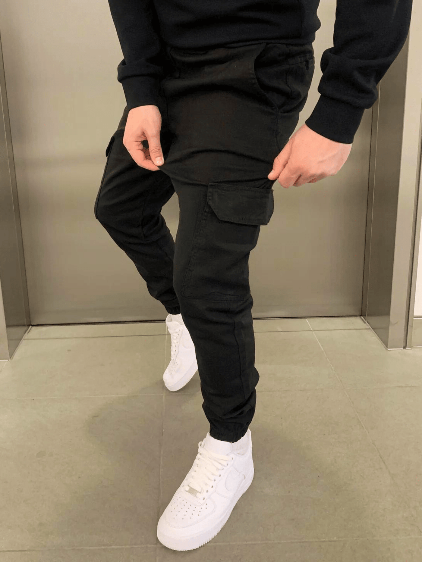 Elvora London™ – James Cargo Jogger Fit