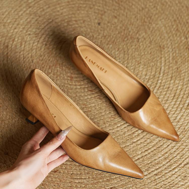 Elvora London™ – Celeste Pointed-Toe Leather Pumps