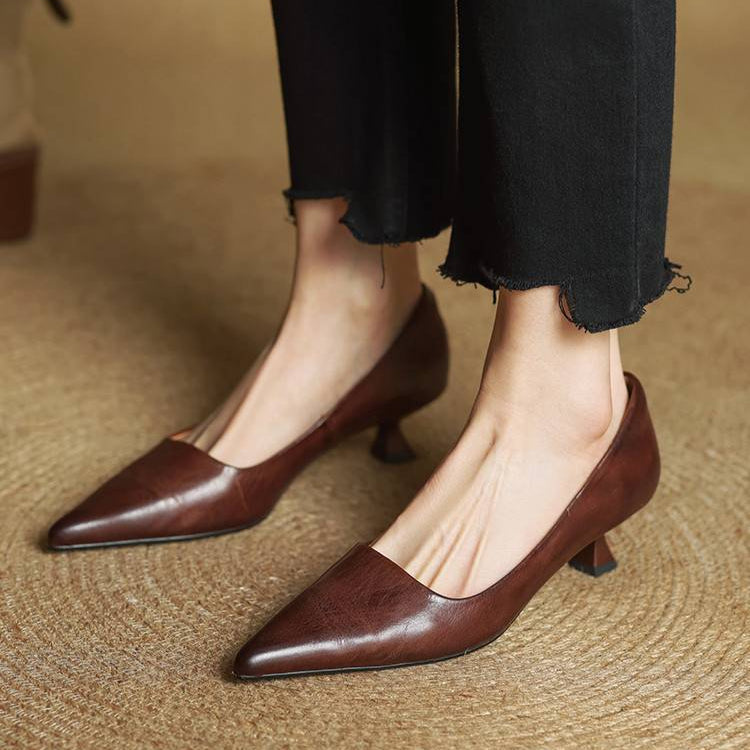 Elvora London™ – Celeste Pointed-Toe Leather Pumps