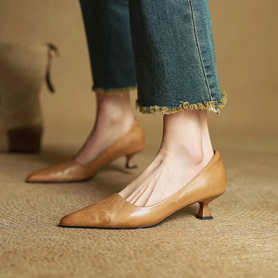 Elvora London™ – Celeste Pointed-Toe Leather Pumps