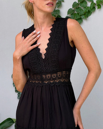 Elvora London™ – Liora Crochet Lace Midi Dress